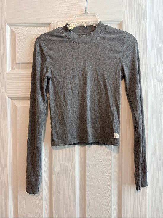 Vuori Tops - Vuori Long-Sleeve Mudra Mock Neck Gray Long Sleeve Tee